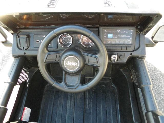 ２人乗り可能ラジコンカー　子供が乗れる＜Ｊｅｅｐ＞　現役動作品 　引き取り希望