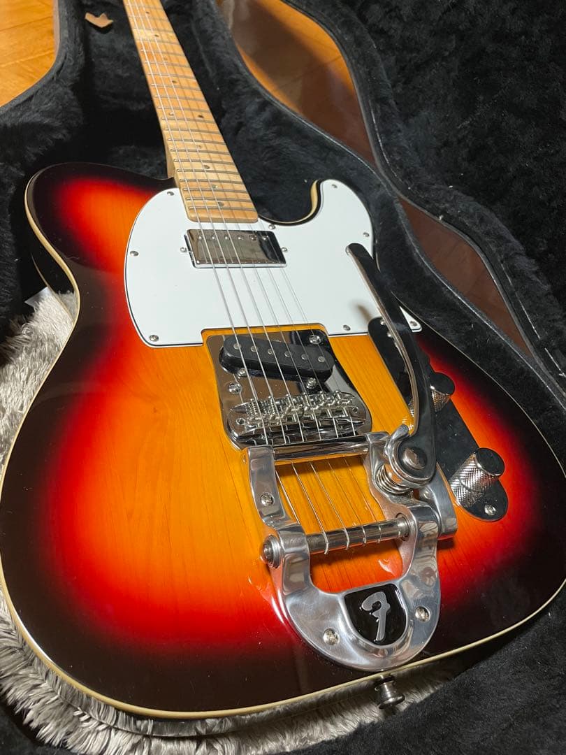 テレキャスターカスタムモデル、Bigsby B5トレモロアーム付き。