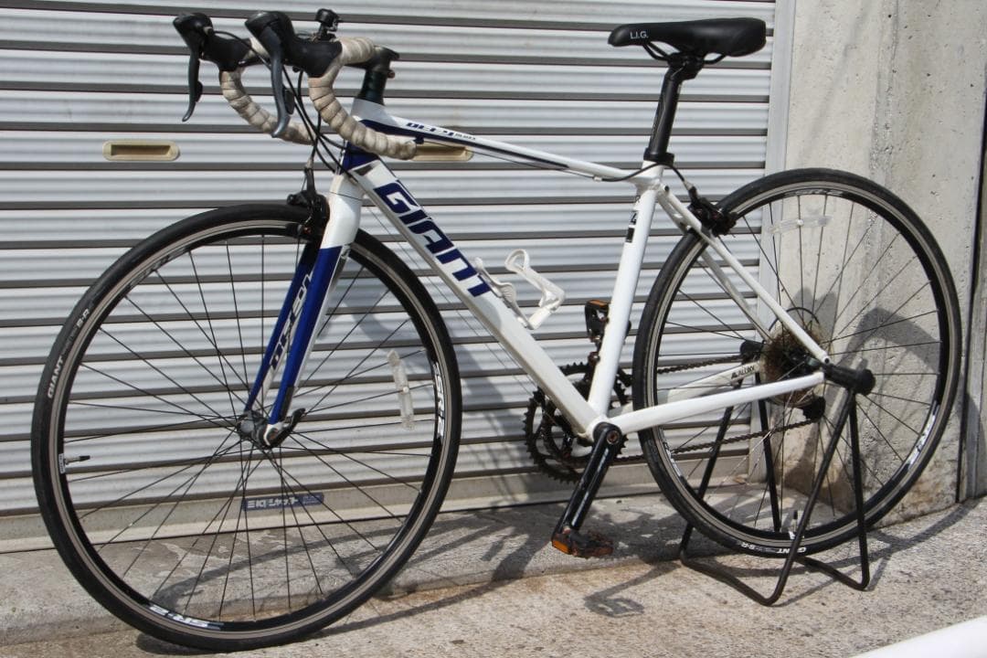 引き取り限定♪人気のGIANT♪DEFY 4♪ロードバイク入門用にどうぞ♪