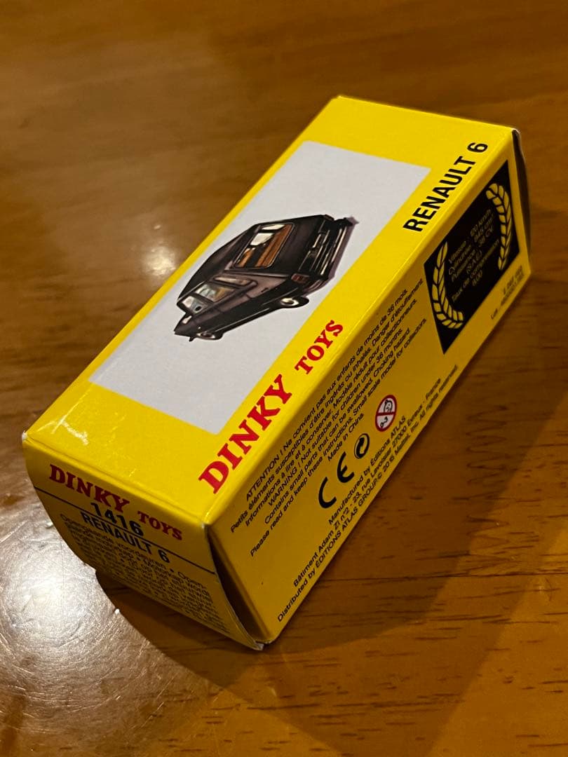 Dinky Toys Renault 6 レッド ミニカー　ディンキールノー6