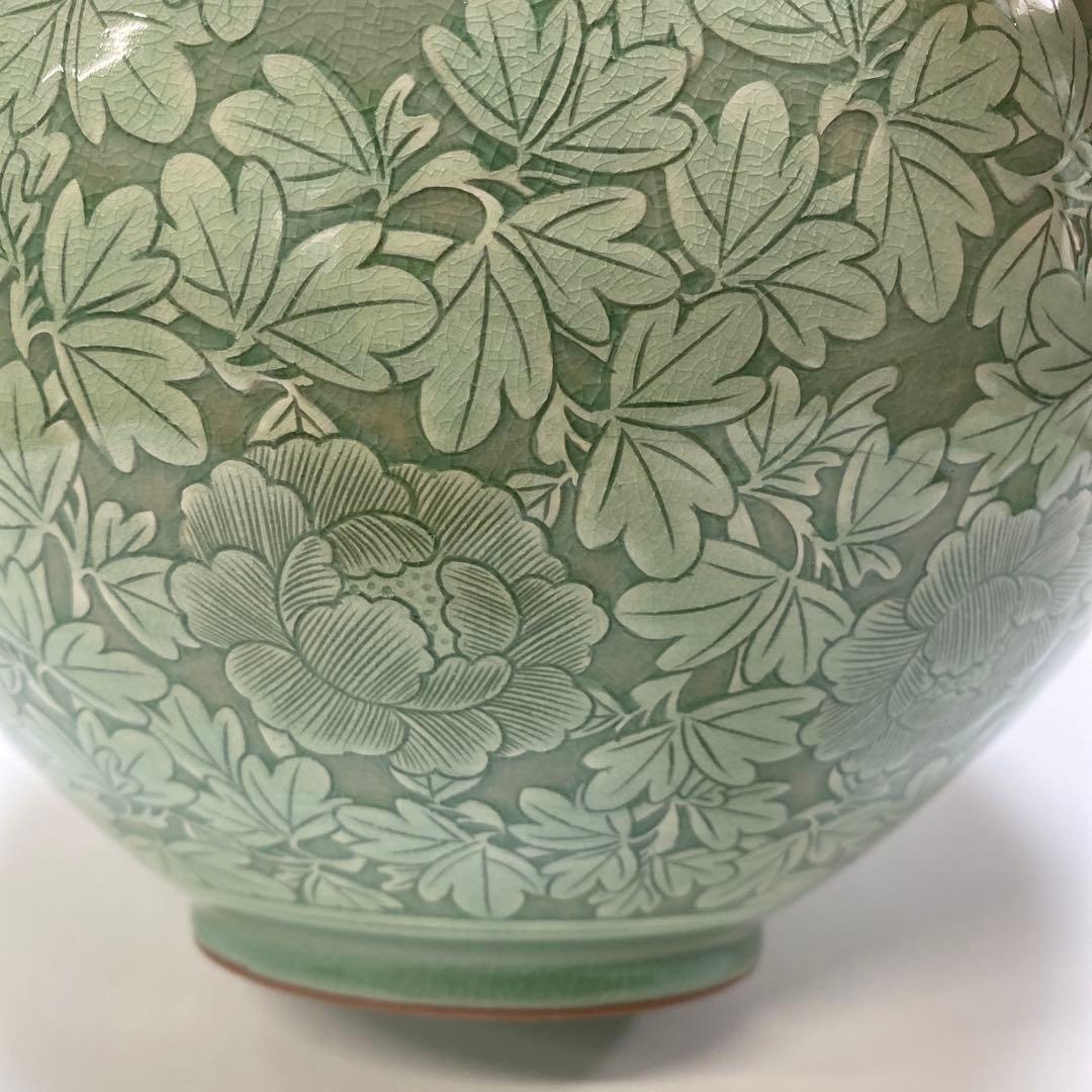 韓国 高麗 青磁 壺 搔き落とし 牡丹 1点 韓国 東谷窯 金正黙