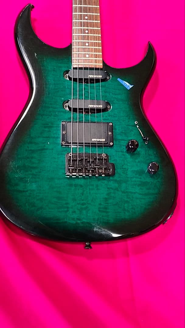 FERNANDES エレキギター グリーン綺麗なグリーン系の色です