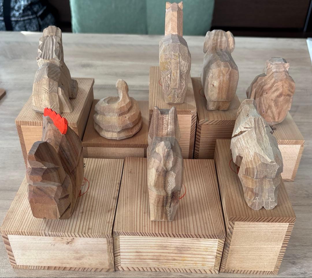 伊勢神宮　木彫り　干支置物セット 8体 木箱付き