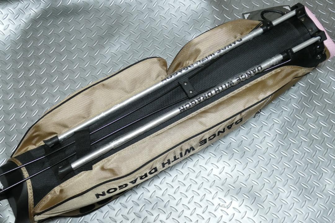 ★新品★ダンスウィズドラゴン★SUNDAY7.0型スタンドバッグ★BE