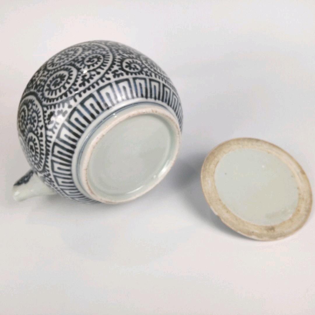 お値下げしました。古伊万里　染付　蛸唐草　銚子