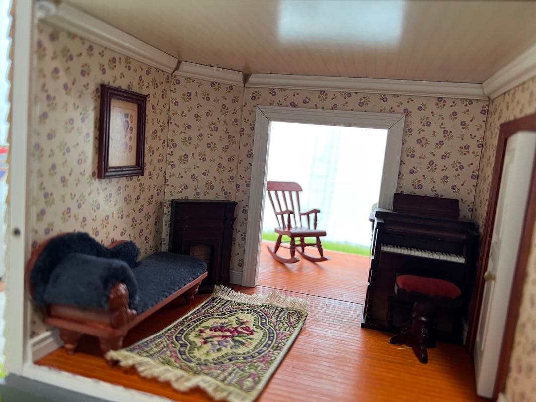 ①赤毛のアンの家　ドールハウス　完成品（家）