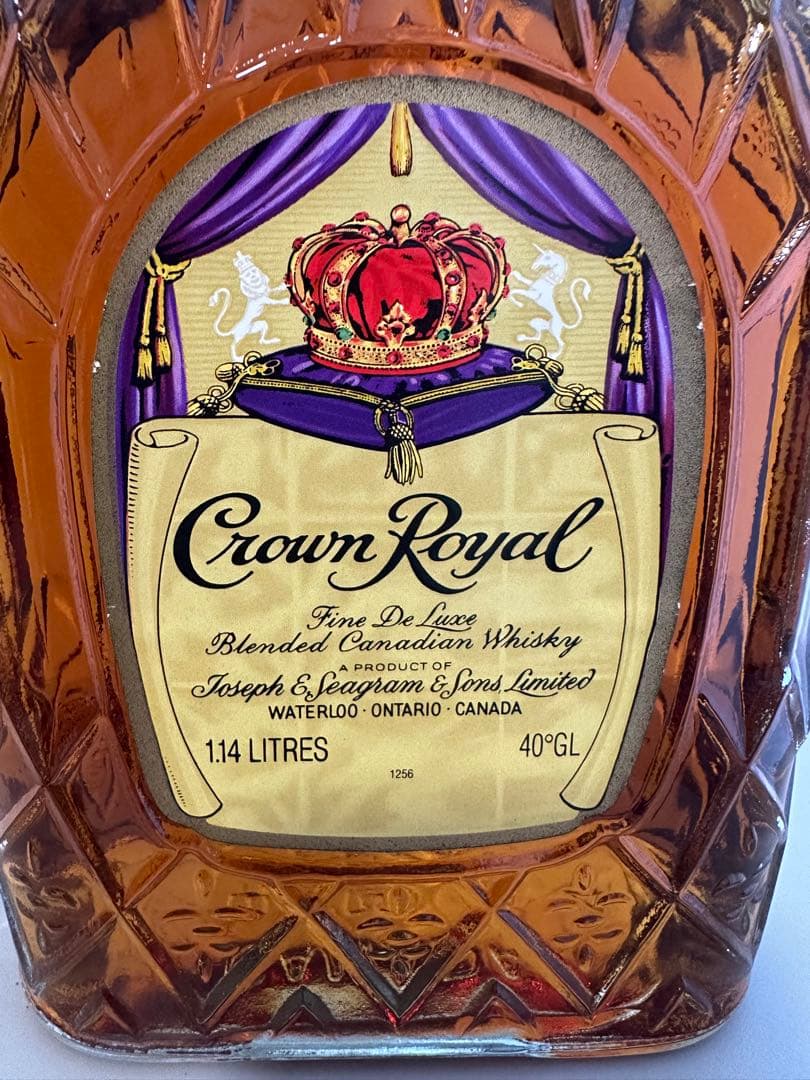 ウイスキー CROWN  fine deluxe 1.14L