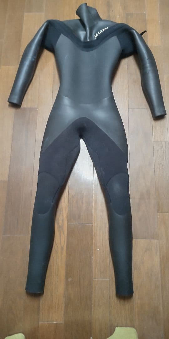 MAXIMセミドライフルスーツ ブラック/レッド