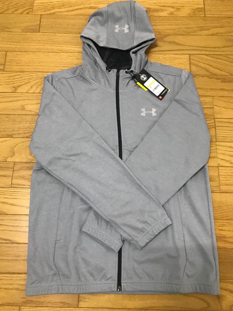 UNDER ARMOUR パーカー