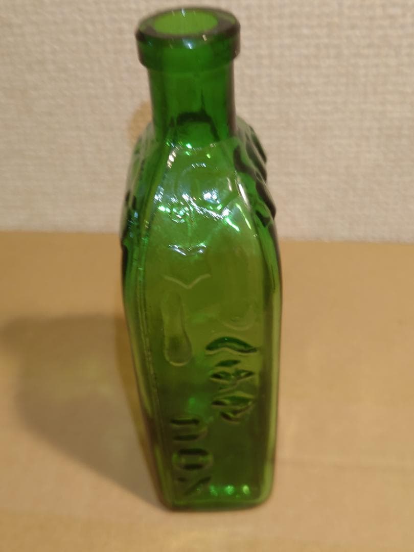 戦前　昭和　レトロ　ヘチマコロン　化粧瓶　エンボス加工