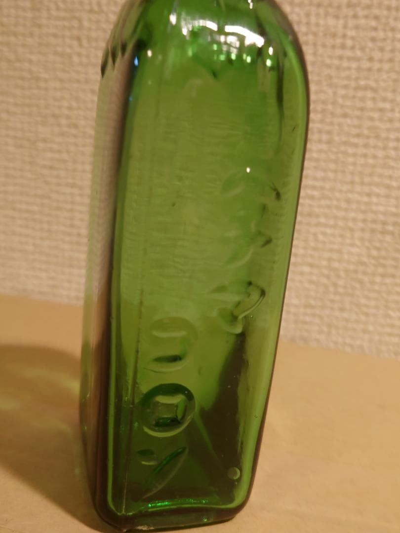 戦前　昭和　レトロ　ヘチマコロン　化粧瓶　エンボス加工