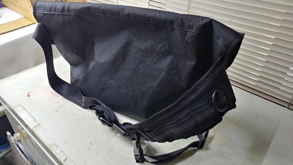 e*0様 メッセンジャーバッグ BLCKCHRM COLLECTION CTZ