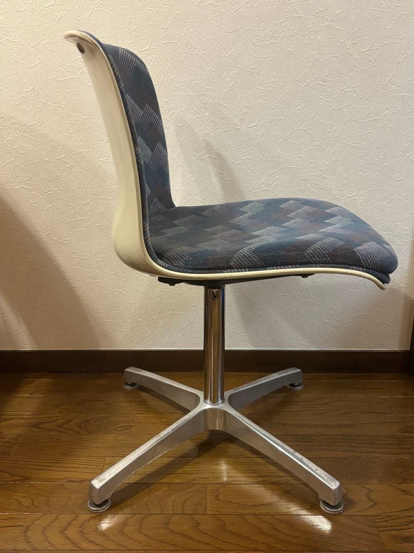 700系　乗務員室回転椅子