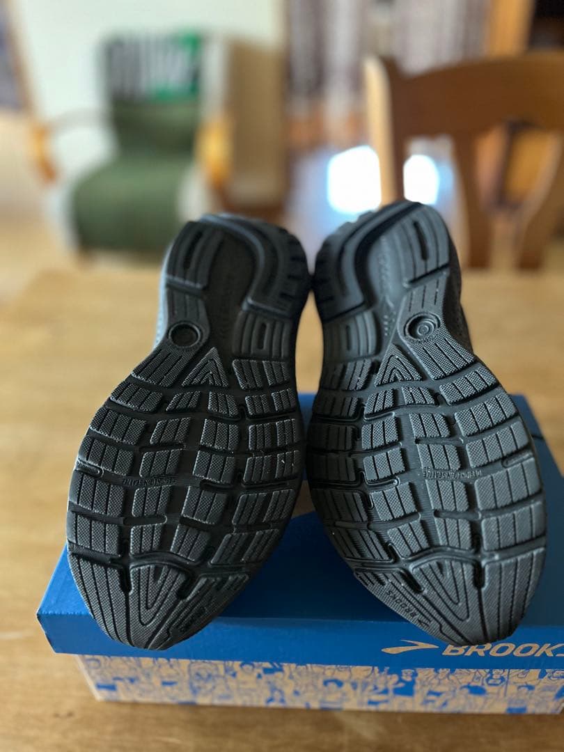 再お値下げ‼️BROOKSブルックス　ゴースト　ワイドサイズ　２５.５センチ