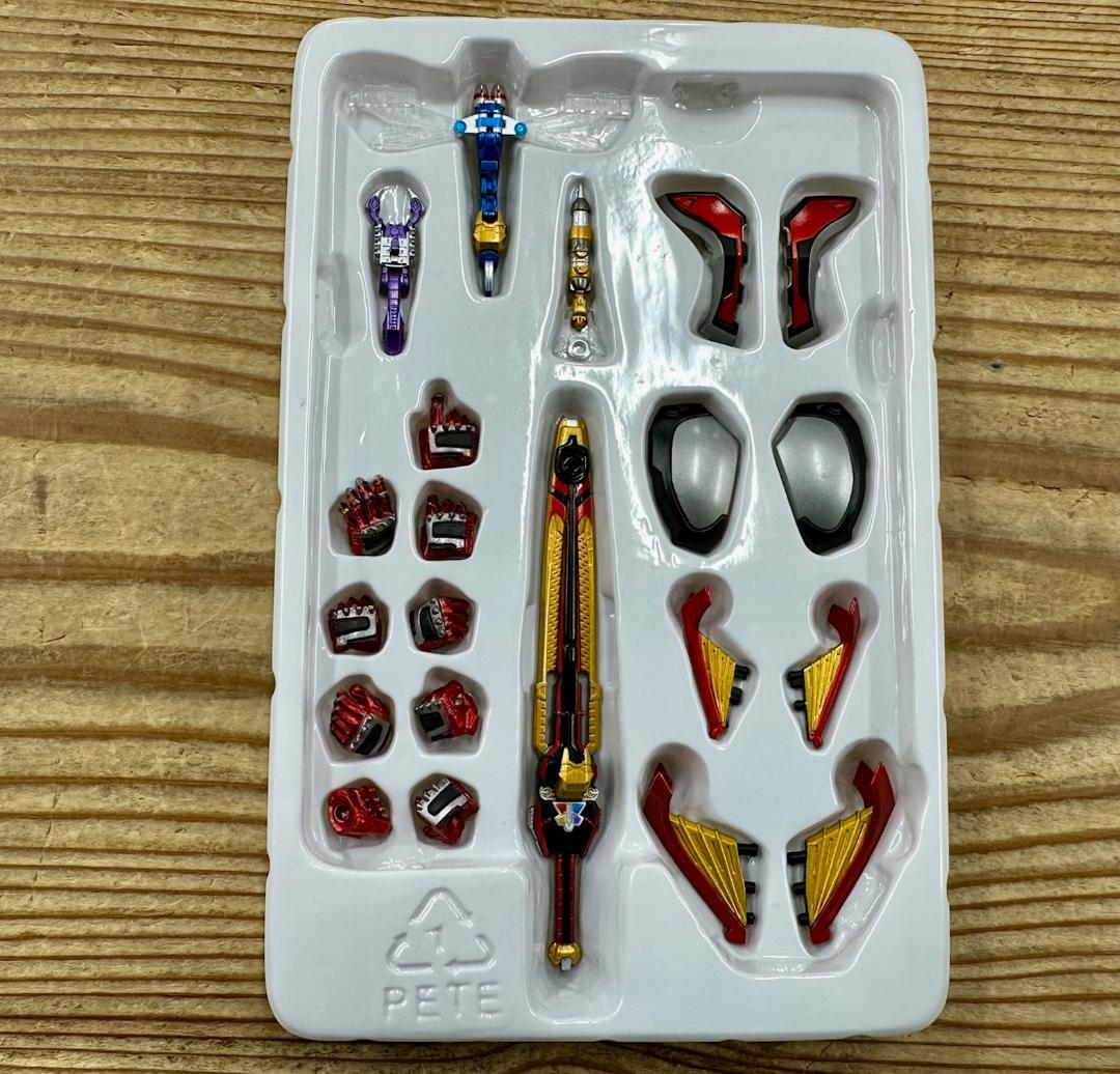 236 中古 真骨彫 仮面ライダーカブト ハイパーフォーム