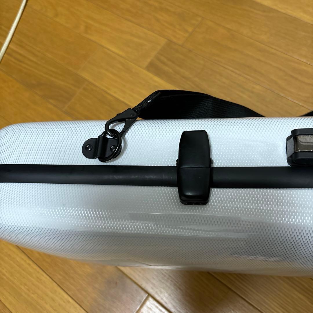 バイオリンケース　カーボンファイバー