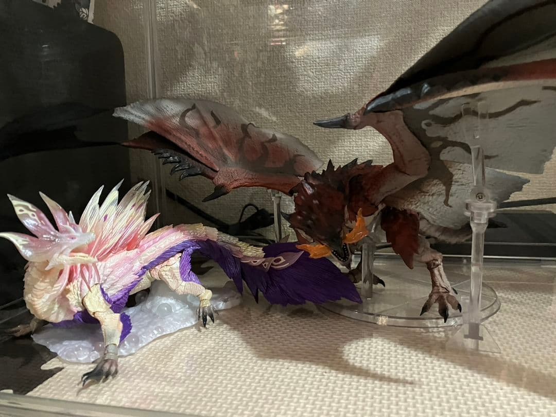 モンスターアーツ　ナルガクルガ、ジンオウガ、リオレウス、タマミツネ　開封美品。