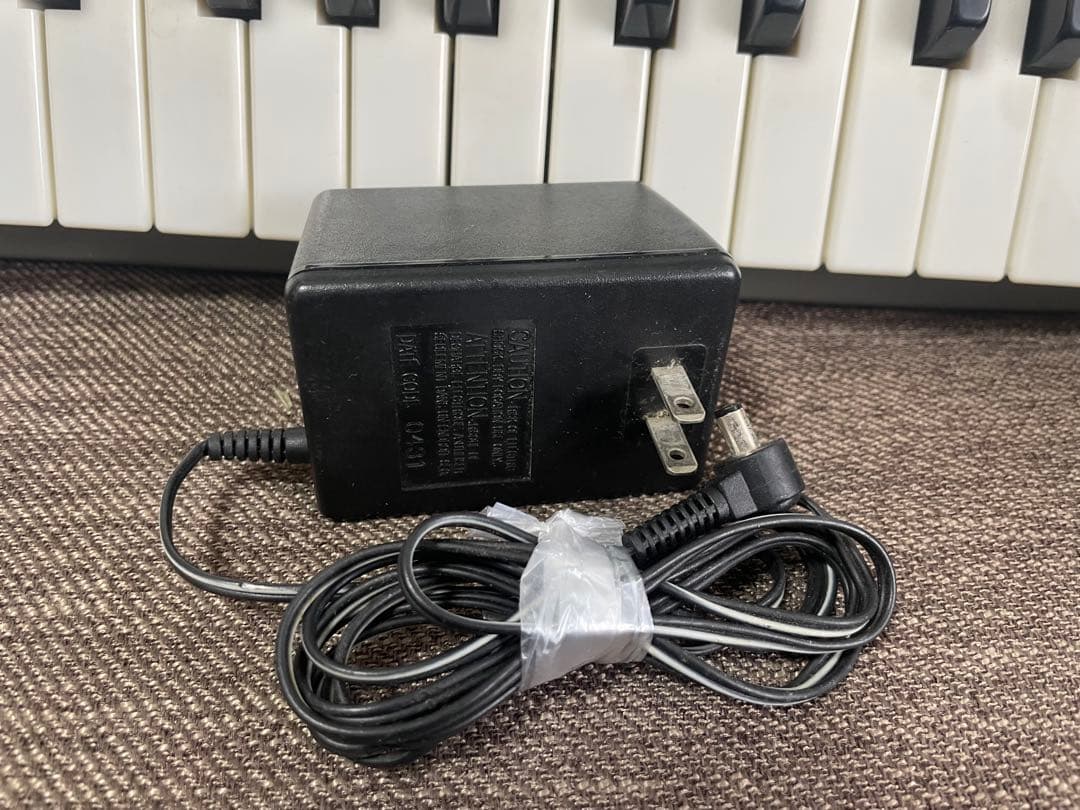 CASIOカシオ光ナビゲーション電子ピアノLK-180TV 純正ACアダプタ付属