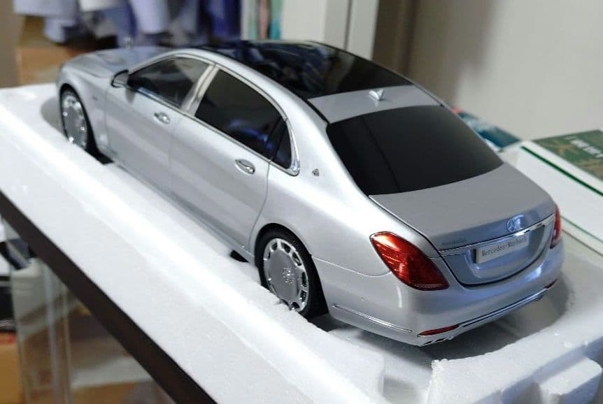 Almost Real 1/18 マイバッハ S600 オールモストリアル