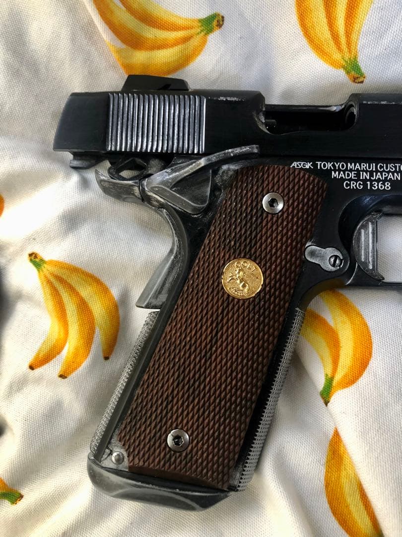 東京マルイ製ガスブローバックハンドガン　ストライクウォーリア　中古　スペアマグ付