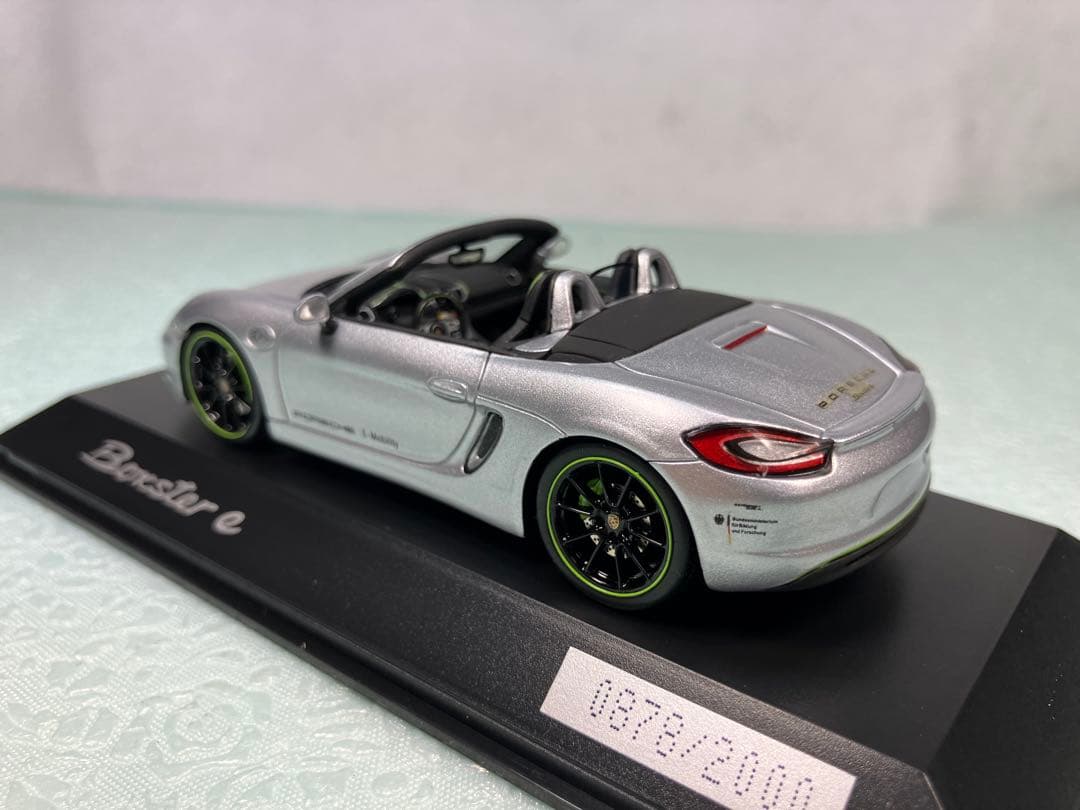 Spark ディーラー品Porsche Boxster e プロトシルバー