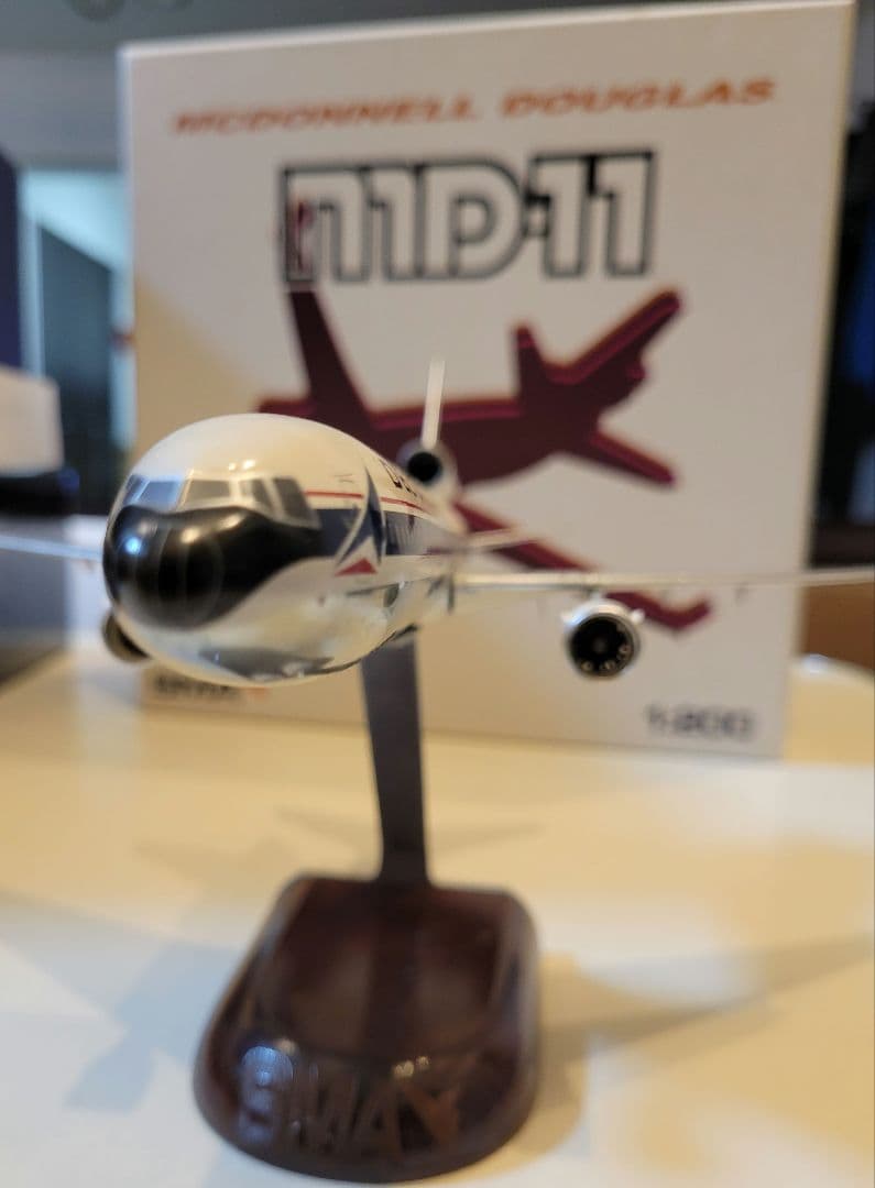 超激レア！McDonnell Douglas MD-11 1/200　デルタ