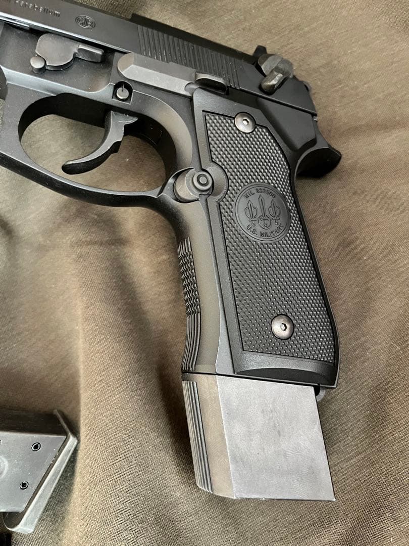 ⭐︎マルイM9A1ロングマガジン&予備マガ2&ホルスターも付いてます(*'▽'*)