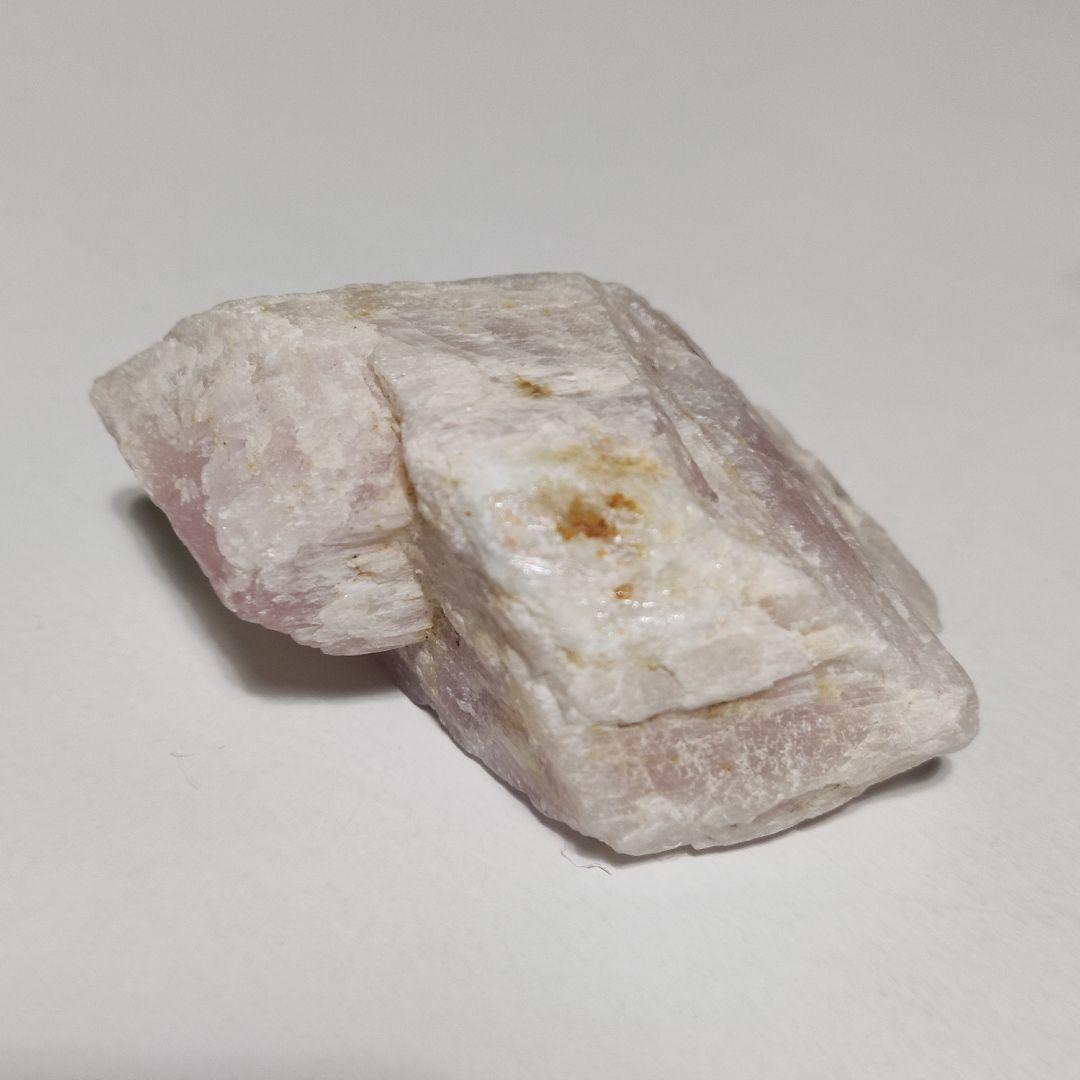 パワーストーン　天然石　原石　クンツァイト(リチア輝石)　117g　No.304