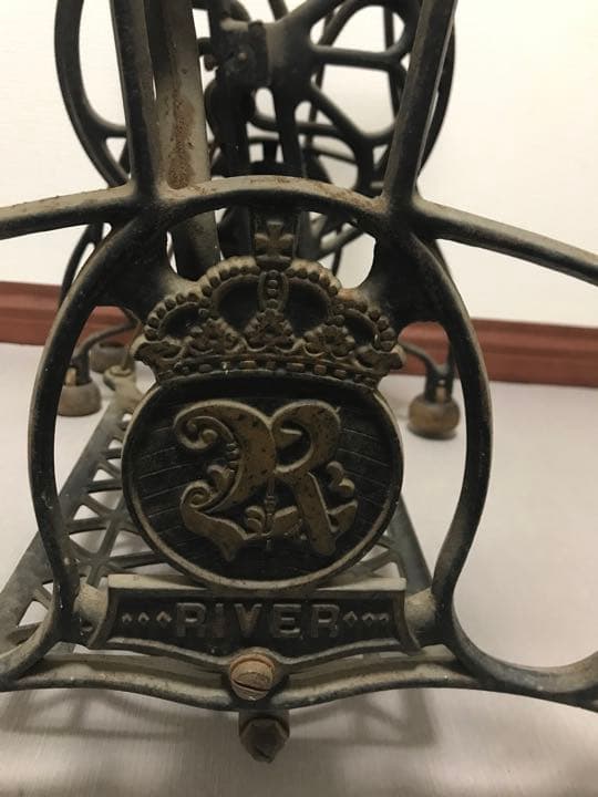 アンティーク　レトロ　ヴィンテージ  古道具　ガーデニング　ミシン脚　ガーデン