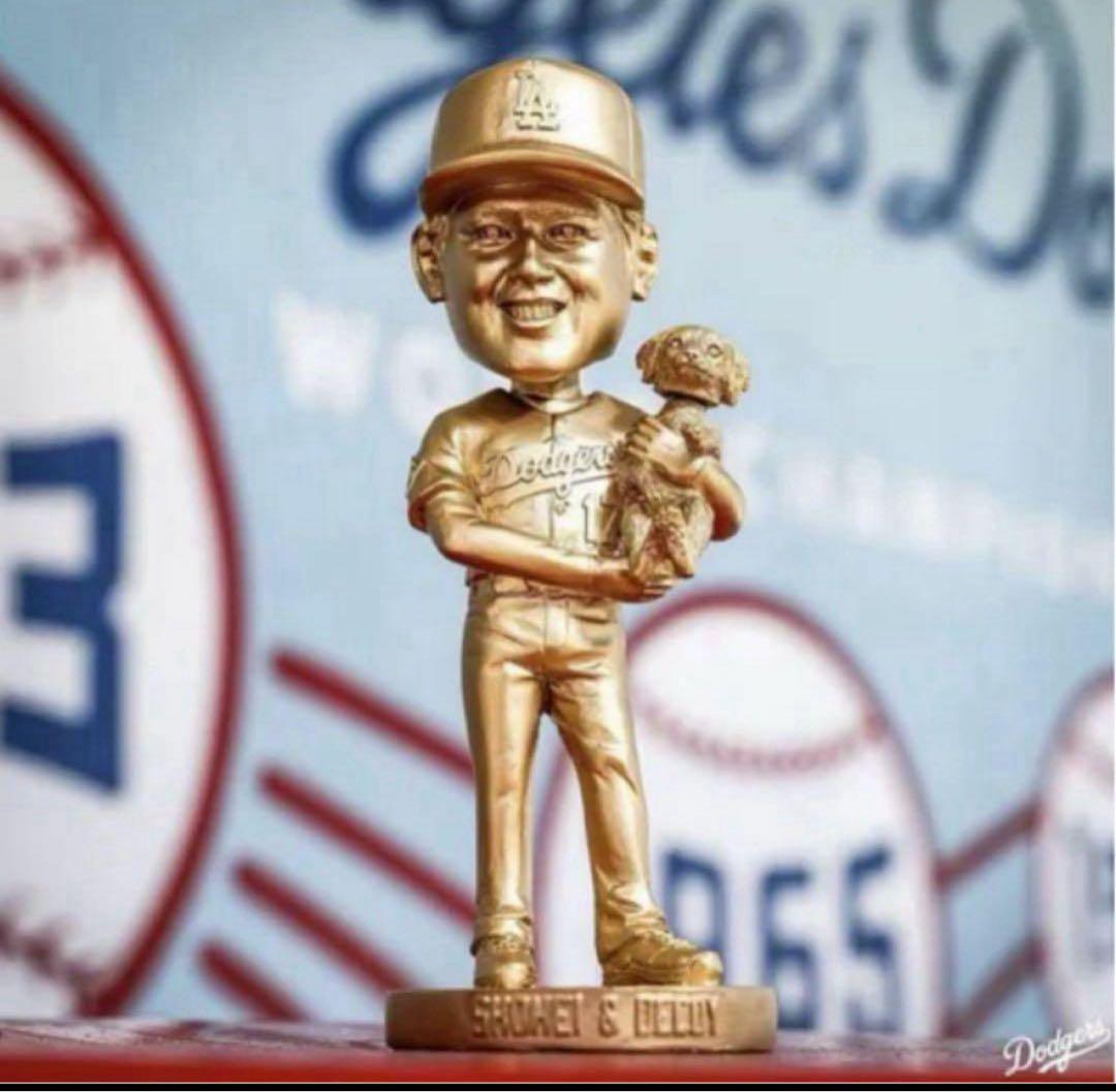 大谷翔平　デコピン　ボブルヘッド　ゴールド　来場者限定　1700体　新品