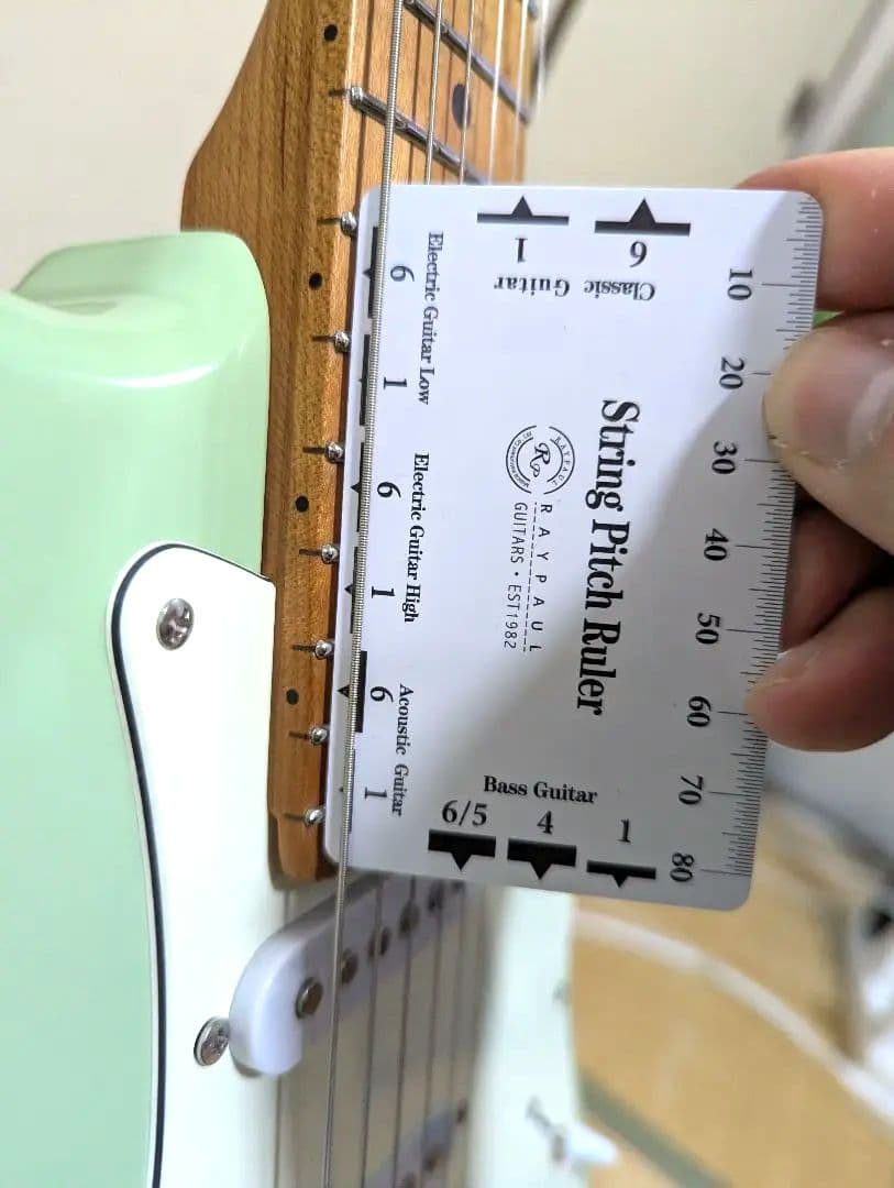 エリス‼️ネスティア‼️ストラトSSHタイプ エレキギター ‼️グリーン色‼️