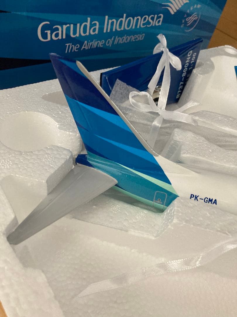 ガルーダ　インドネシア 航空機モデル 1/100スケール B737-800NG