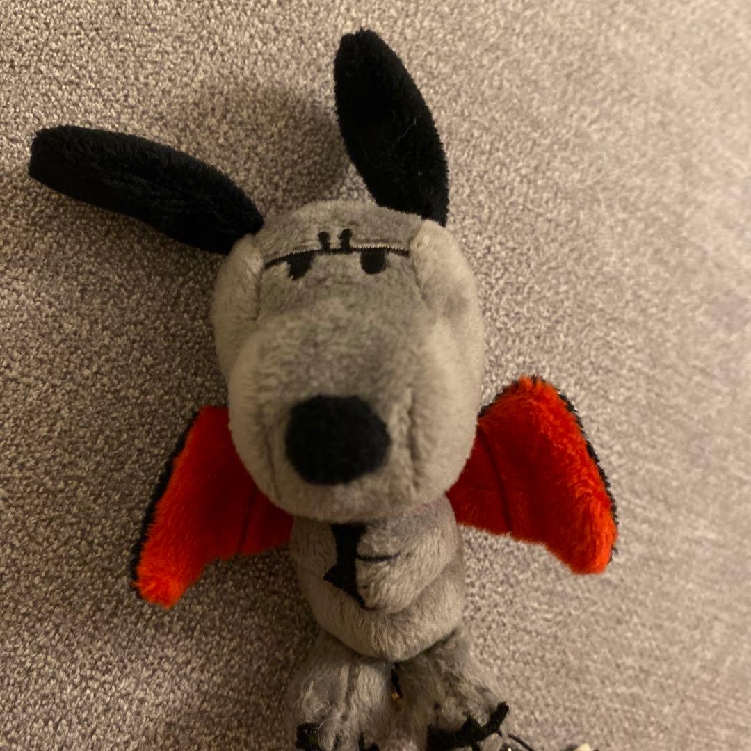 ユニバ　ホラーナイト　スヌーピー　キーホルダー