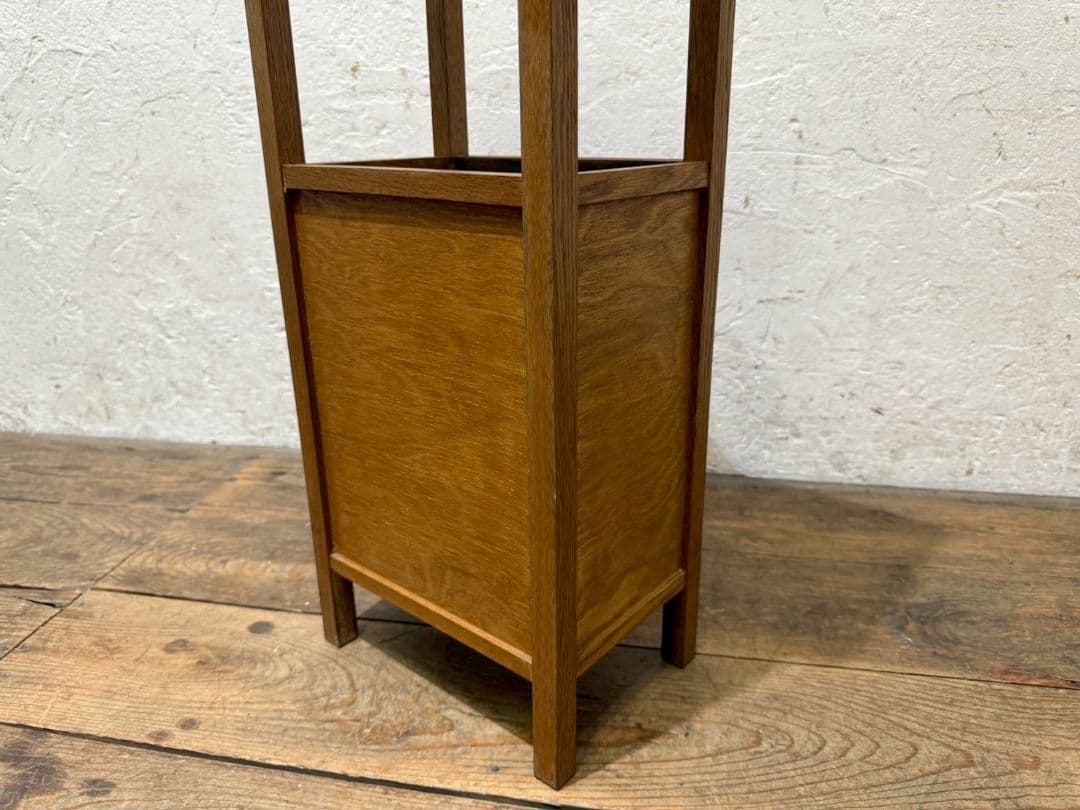 1178 小ぶりなサイドテーブル　陳列台　展示台　花台　古家具　レトロ　和モダン