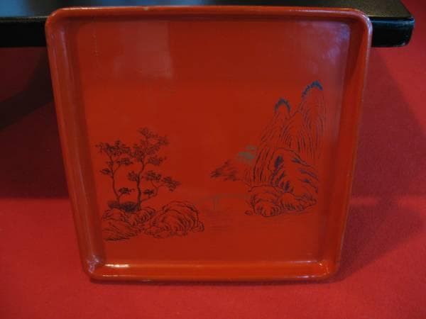 赤い漆器 ３膳 セット　　山水画　１９５０年代ころ