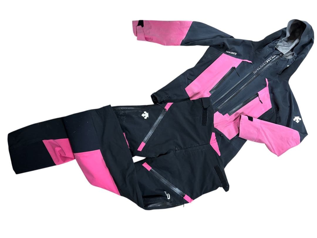 ★22年モデル★お洒落　非売品　選手用　デサントメイト　スキーウエア 上下　デモ