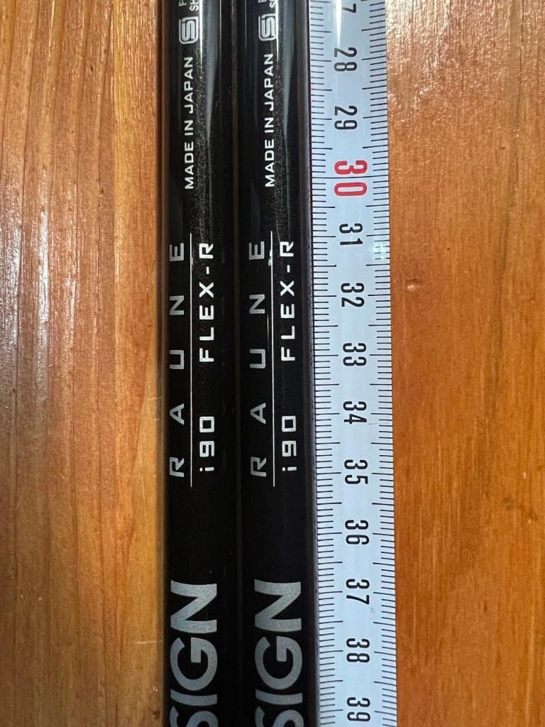 （美品）グラファイトデザイン RAUNE（ラウネ）ｉ９０Ｒ　３３．５インチ　２本