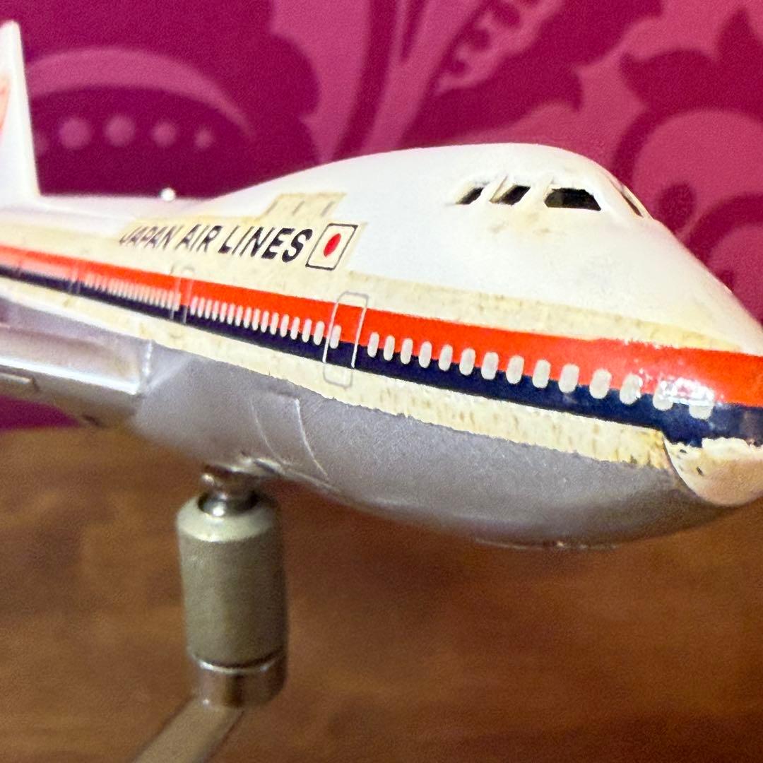 JA8101 JAL 日本航空　飛行機模型　メタル台座付　プルバックおまけ付き