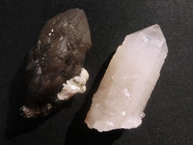 【へデンバーガイト】ブラック＆ホワイト 原石 セット