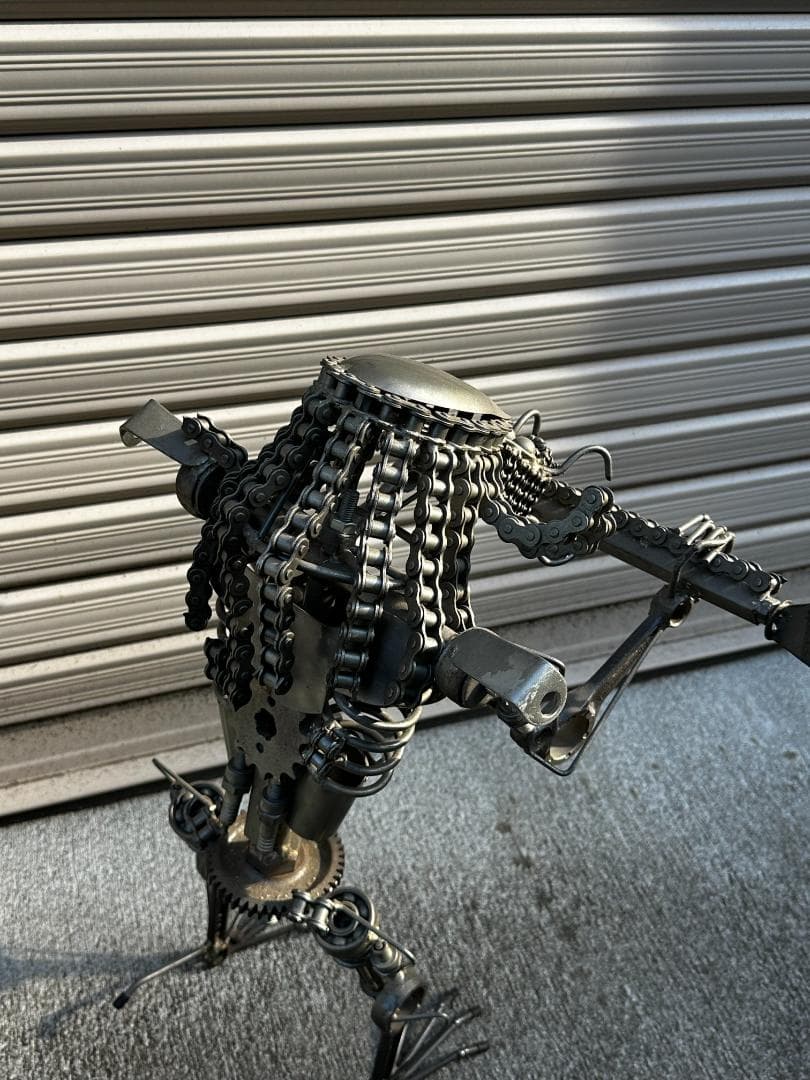 メタルアート　プレデターモチーフ　廃材アート
