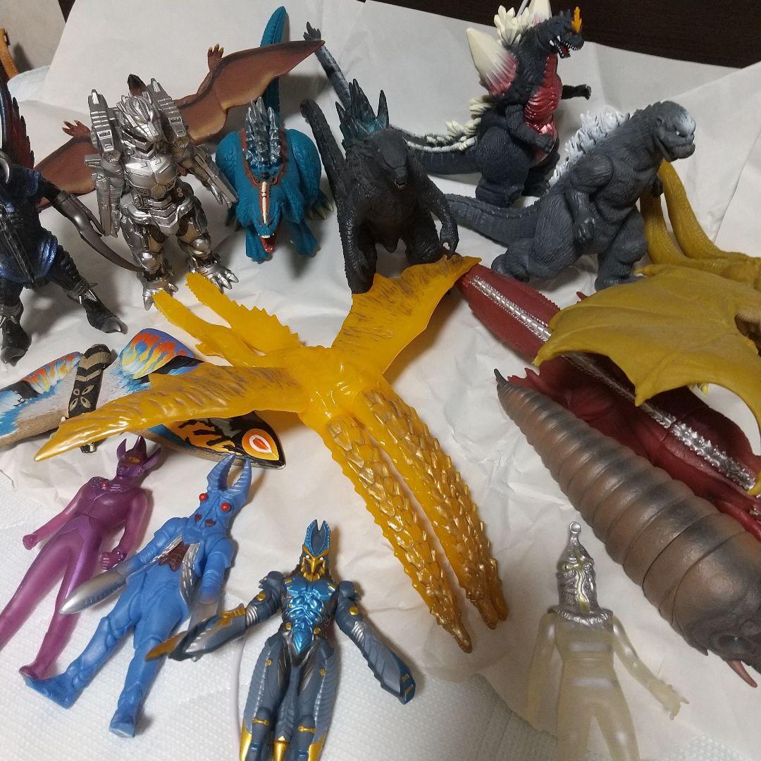 出品を待つフィギュア達