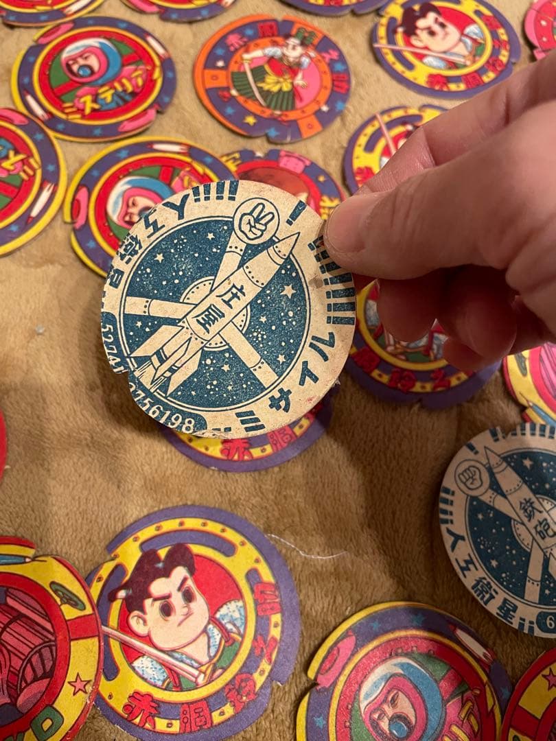 アンティーク、メンコセット カラフルキャラクターイラスト入り（全64枚）