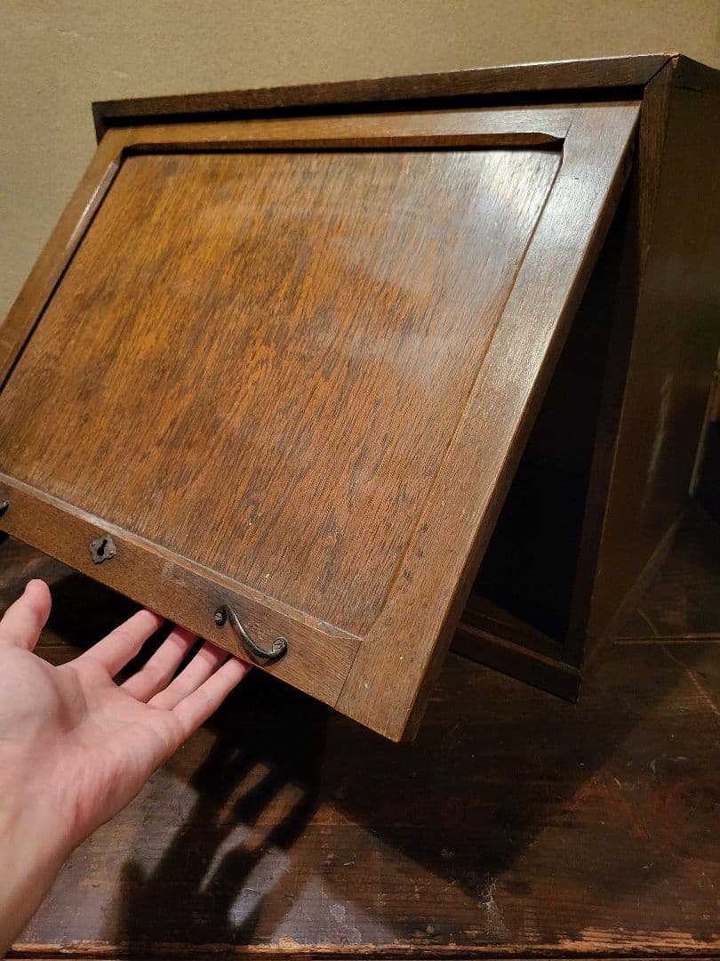 スライド扉　引き出し　7杯　ネームプレート　棚　書類ケース　収納棚　ヴィンテージ