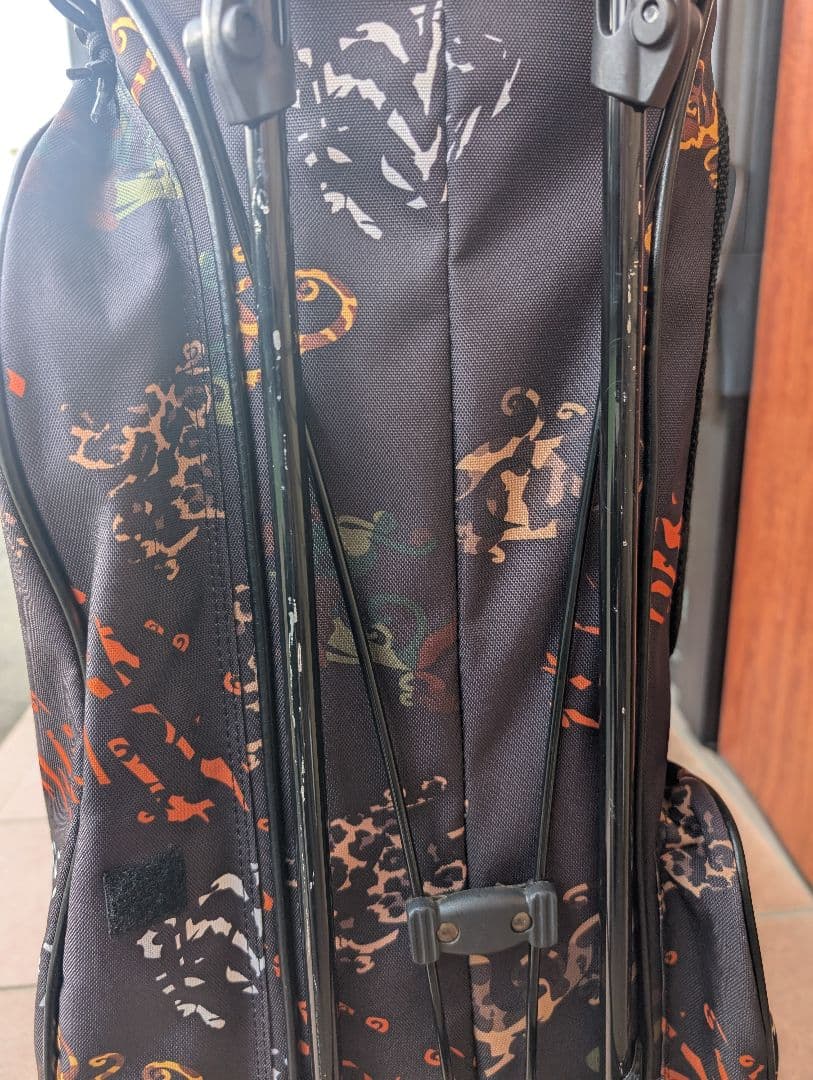 ダンスウィスドラゴン　 スタンド型ゴルフ　キャディバッグ