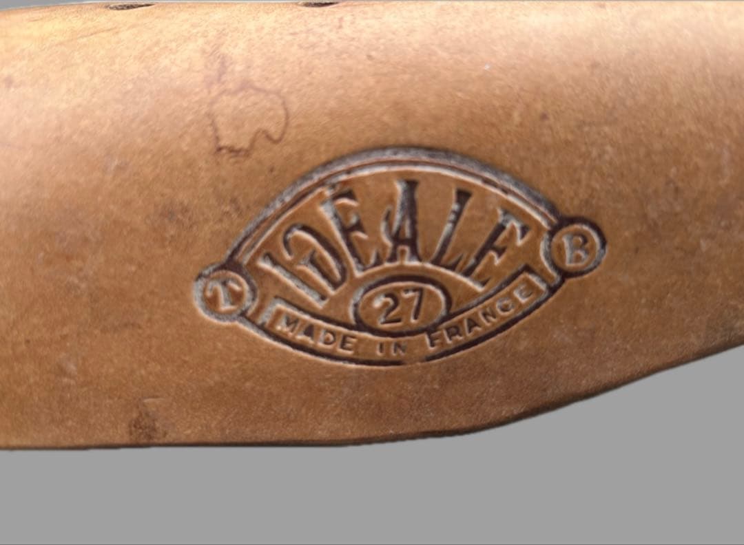 【希少】IDEALE No.27 イデアル 本革サドル フランス製 ヴィンテージ