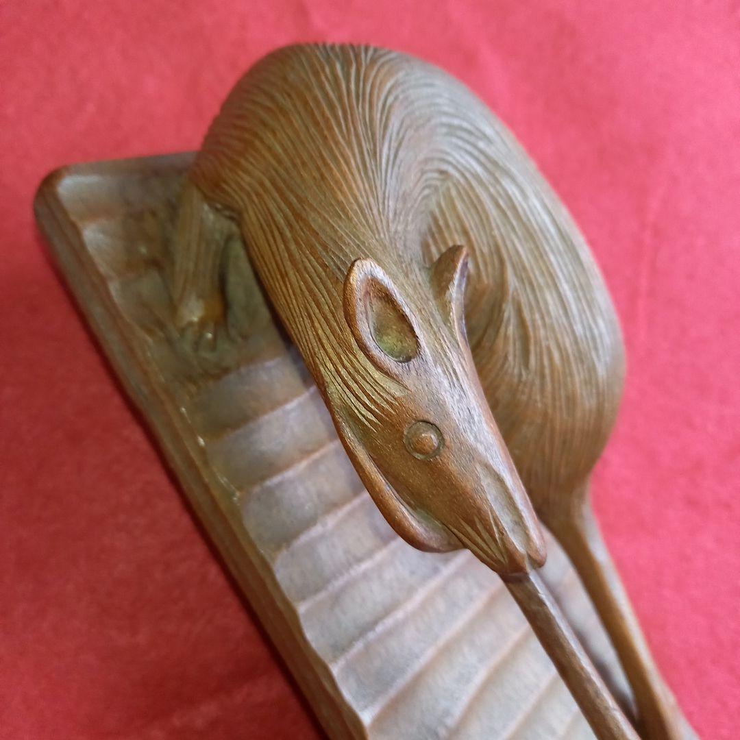 鼠　ネズミ　ねずみ　木彫り　骨董　オブジェ　天然木　古民藝　彫刻　一刀彫