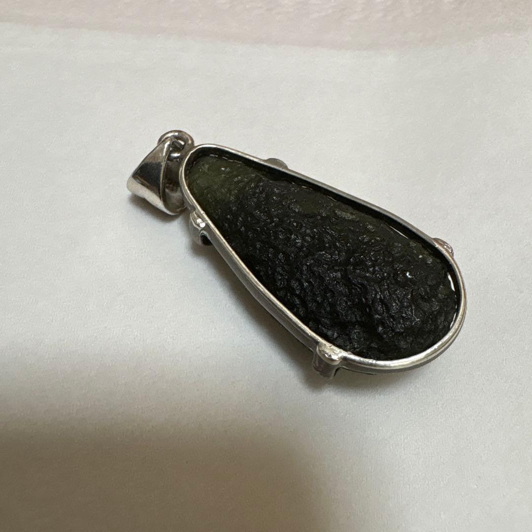 モルダバイト　ペンダント