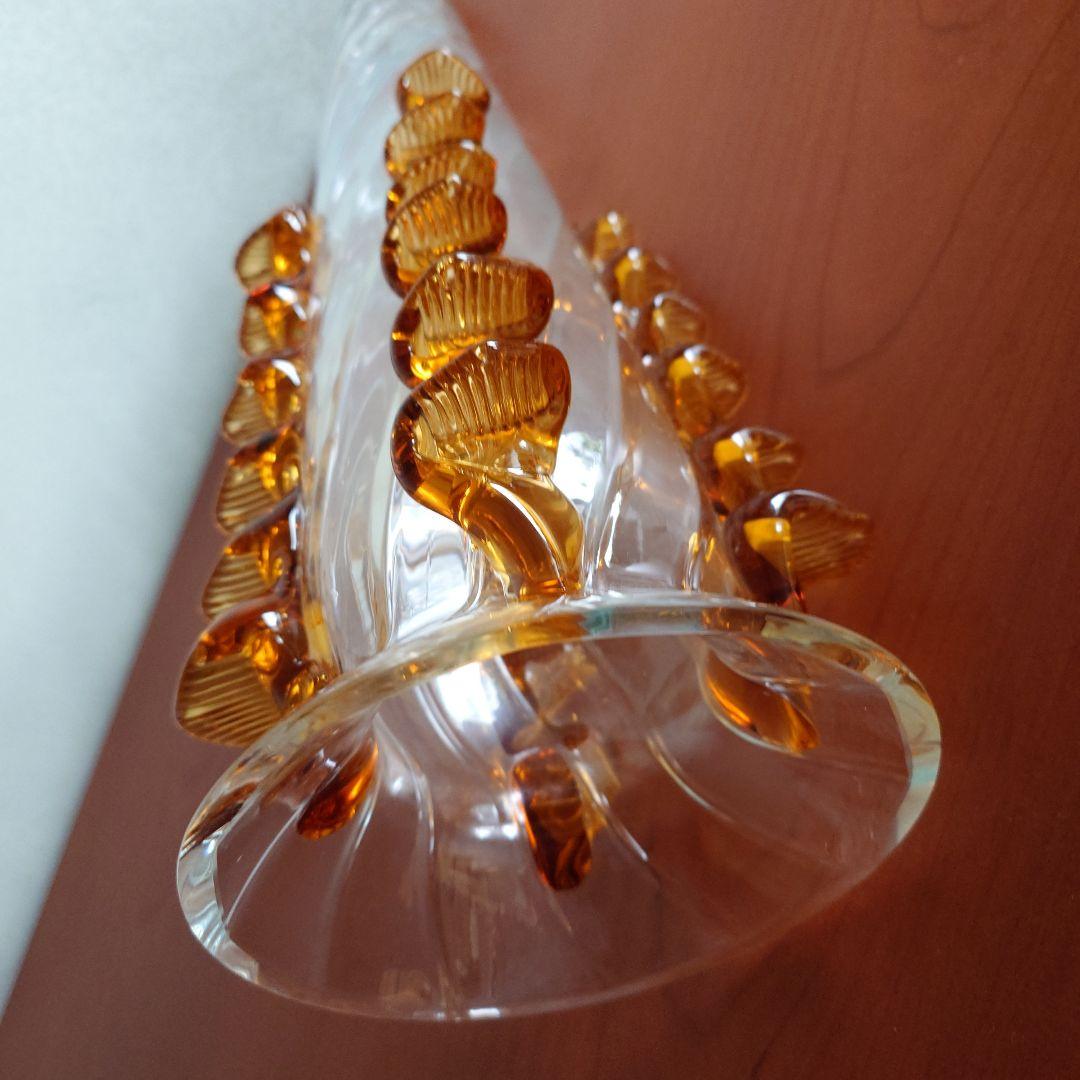 スパイラルデザインのオーダーガラス花瓶