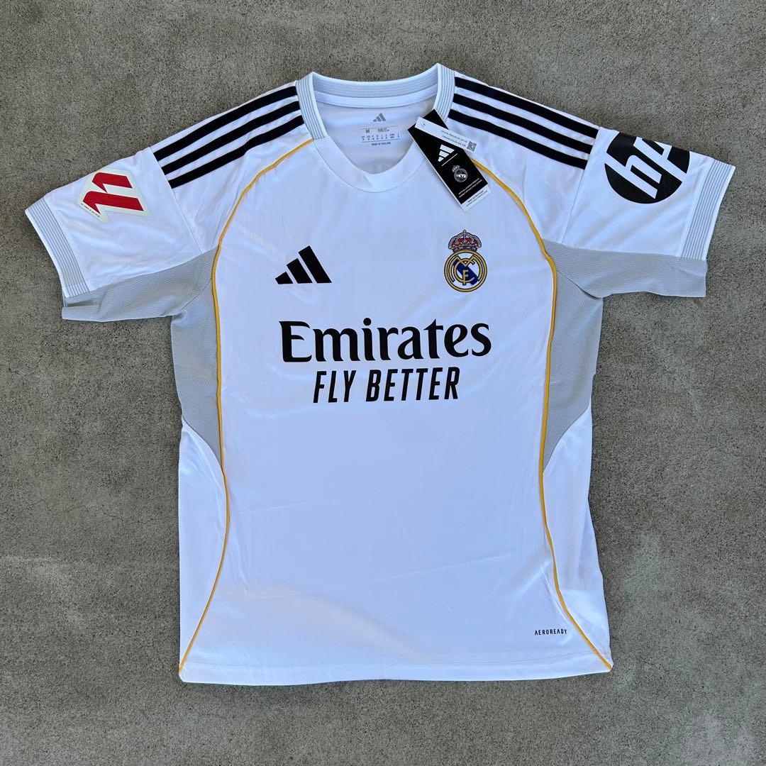 ヴィニシウス　レアルマドリード　25/26 ホームユニフォーム　M 新品未使用！