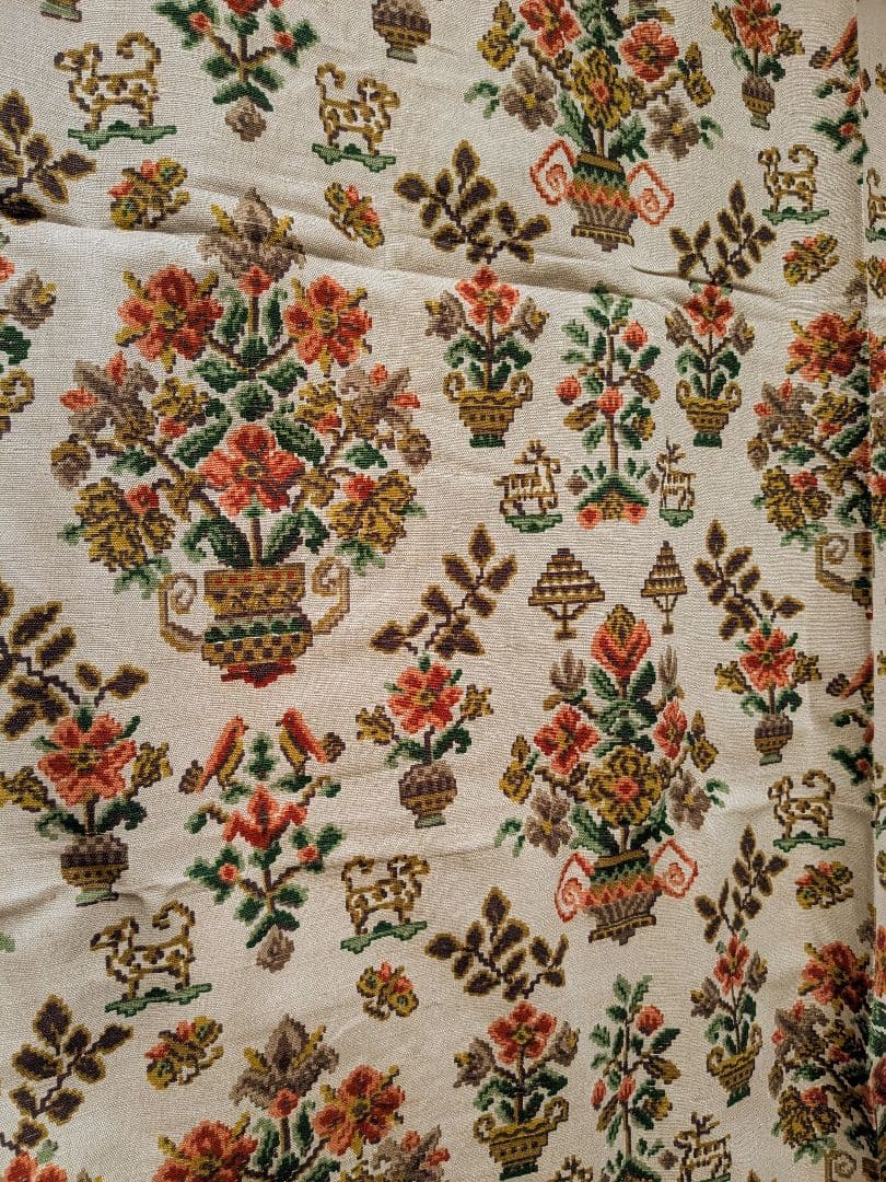 アンティーク　花柄の綿生地　大判　厚手　イギリス